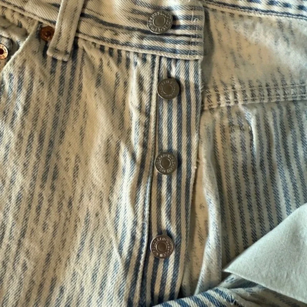 Levis 501 Vintage 80s 29x34 Striped Ghost Wash High Waisted USA